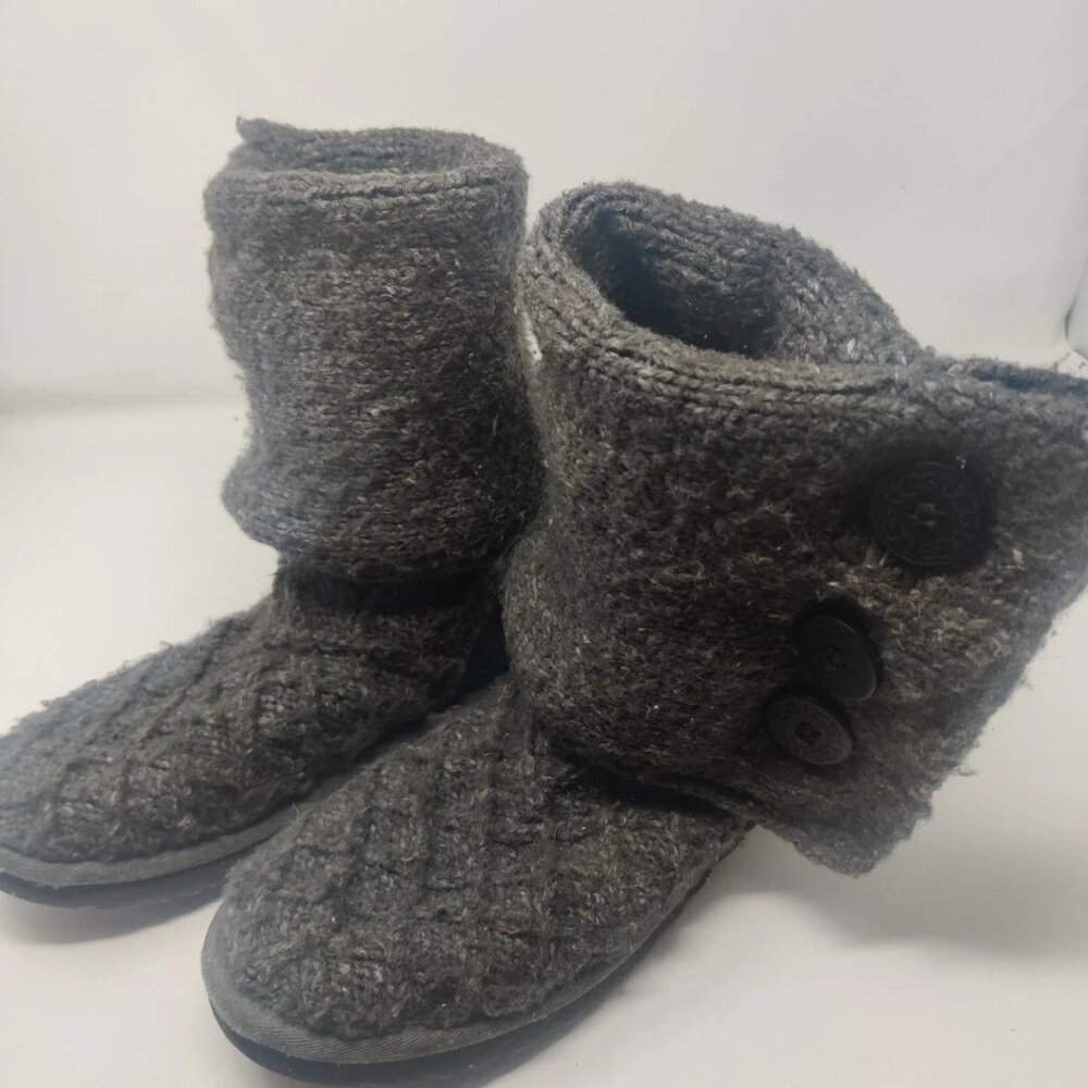 Warm Winter UGG Australia Women’s Size 8 Cardy Knit Gray Sweater Boots Buttons